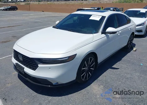 2025 Honda Accord Hybrid Touring z USA, uszkodzony, nr VIN 1HGCY2F84SA004193